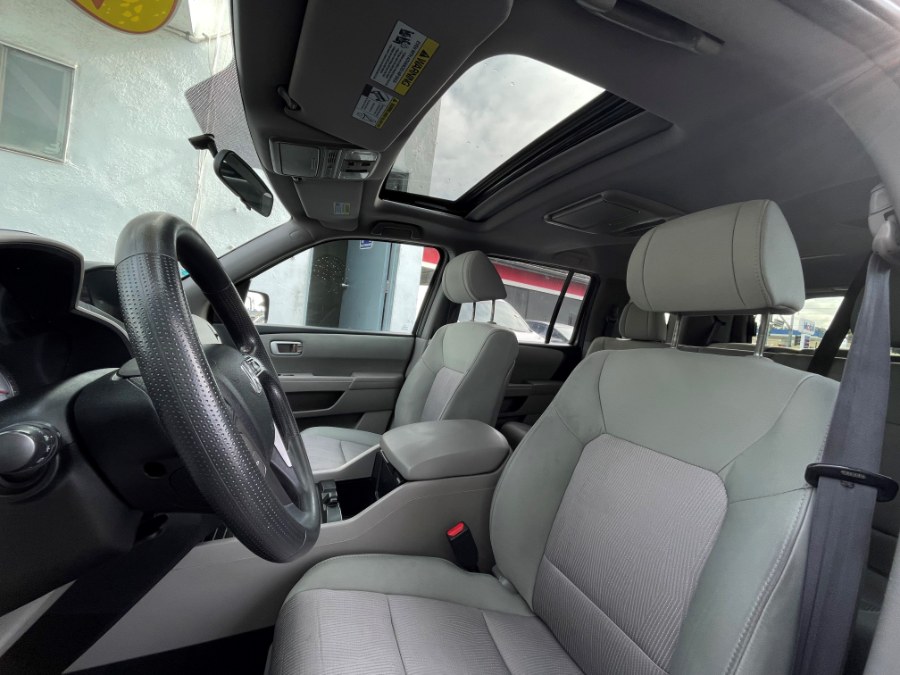 2015 Honda Pilot 2WD 4dr SE, available for sale in Corona, California | Green Light Auto. Corona, California 2015 Honda Pilot 2WD 4dr SE, available for sale in Corona, California | Green Light Auto. Corona, California