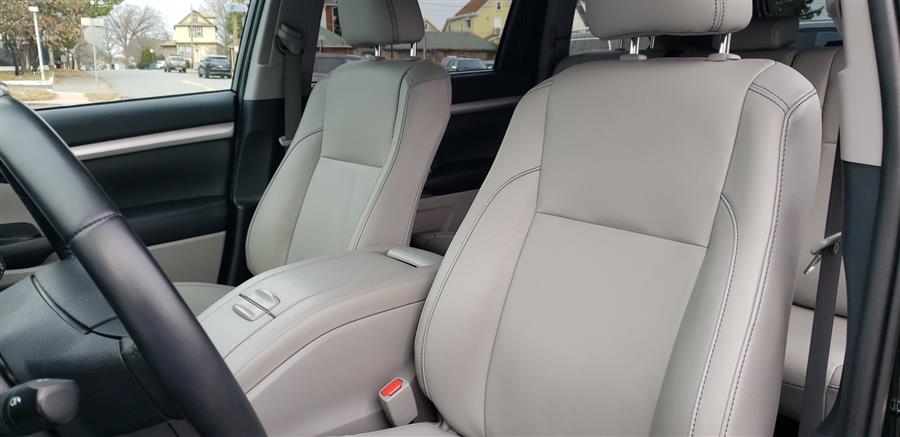 2019 Toyota Highlander XLE V6 AWD (Natl), available for sale in Little Ferry, New Jersey | Victoria Preowned Autos Inc. Little Ferry, New Jersey 2019 Toyota Highlander XLE V6 AWD (Natl), available for sale in Little Ferry, New Jersey | Victoria Preowned Autos Inc. Little Ferry, New Jersey