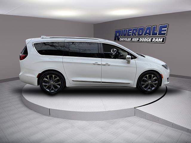 Used Chrysler Pacifica Limited 2018 | Eastchester Motor Cars. Bronx, New York Used Chrysler Pacifica Limited 2018 | Eastchester Motor Cars. Bronx, New York