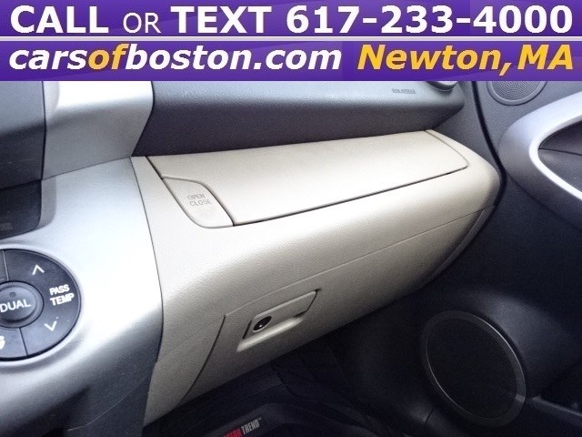 2006 Toyota RAV4 4dr Limited 4-cyl 4WD (Natl), available for sale in Newton, Massachusetts | Jacob Auto Sales. Newton, Massachusetts 2006 Toyota RAV4 4dr Limited 4-cyl 4WD (Natl), available for sale in Newton, Massachusetts | Jacob Auto Sales. Newton, Massachusetts