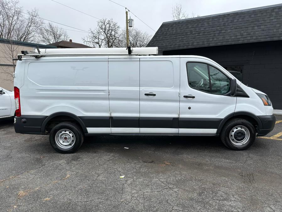 Used Ford Transit Van T-250 148" Low Rf 9000 GVWR Swing-Out RH Dr 2017 | Easy Credit of Jersey. Little Ferry, New Jersey
