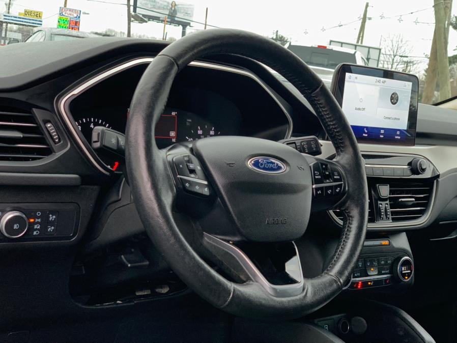 2020 Ford Escape SEL AWD, available for sale in Hillside, New Jersey | Champion Auto Hillside. Hillside, New Jersey 2020 Ford Escape SEL AWD, available for sale in Hillside, New Jersey | Champion Auto Hillside. Hillside, New Jersey