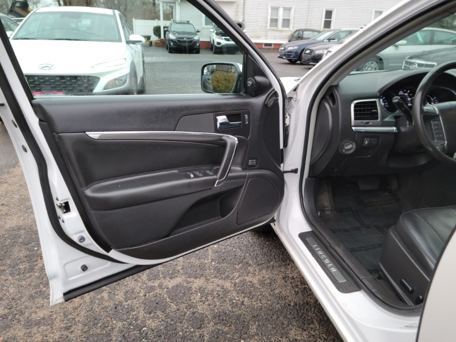 2011 Lincoln MKZ 4dr Sdn AWD Leather & Sunroof, available for sale in East Windsor, Connecticut | Toro Auto. East Windsor, Connecticut 2011 Lincoln MKZ 4dr Sdn AWD Leather & Sunroof, available for sale in East Windsor, Connecticut | Toro Auto. East Windsor, Connecticut