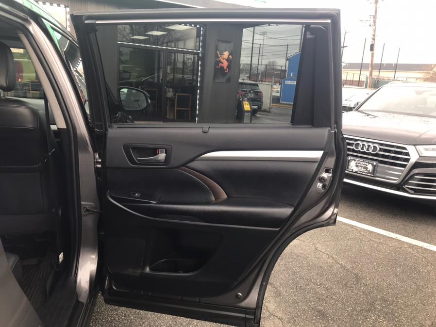 2019 Toyota Highlander XLE V6 AWD (Natl), available for sale in Lodi, New Jersey | European Auto Expo. Lodi, New Jersey 2019 Toyota Highlander XLE V6 AWD (Natl), available for sale in Lodi, New Jersey | European Auto Expo. Lodi, New Jersey