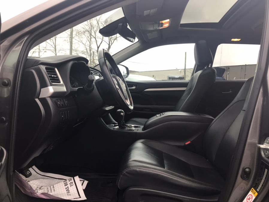 2019 Toyota Highlander XLE V6 AWD (Natl), available for sale in Lodi, New Jersey | European Auto Expo. Lodi, New Jersey 2019 Toyota Highlander XLE V6 AWD (Natl), available for sale in Lodi, New Jersey | European Auto Expo. Lodi, New Jersey