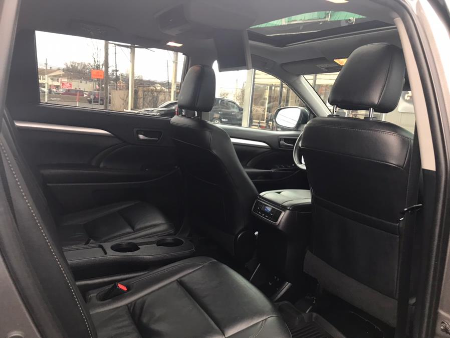 2019 Toyota Highlander XLE V6 AWD (Natl), available for sale in Lodi, New Jersey | European Auto Expo. Lodi, New Jersey 2019 Toyota Highlander XLE V6 AWD (Natl), available for sale in Lodi, New Jersey | European Auto Expo. Lodi, New Jersey