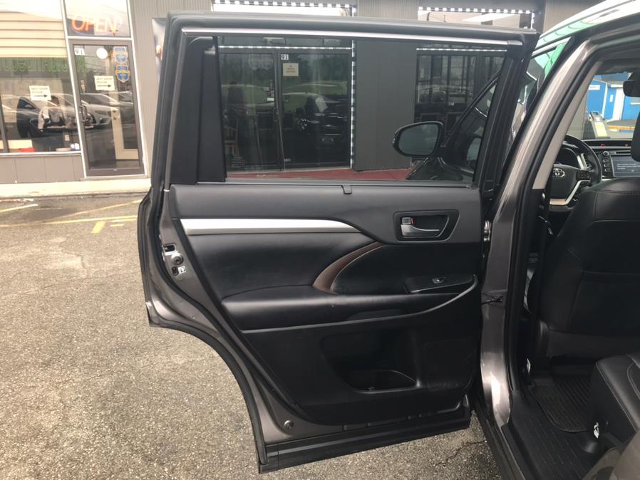 2019 Toyota Highlander XLE V6 AWD (Natl), available for sale in Lodi, New Jersey | European Auto Expo. Lodi, New Jersey 2019 Toyota Highlander XLE V6 AWD (Natl), available for sale in Lodi, New Jersey | European Auto Expo. Lodi, New Jersey