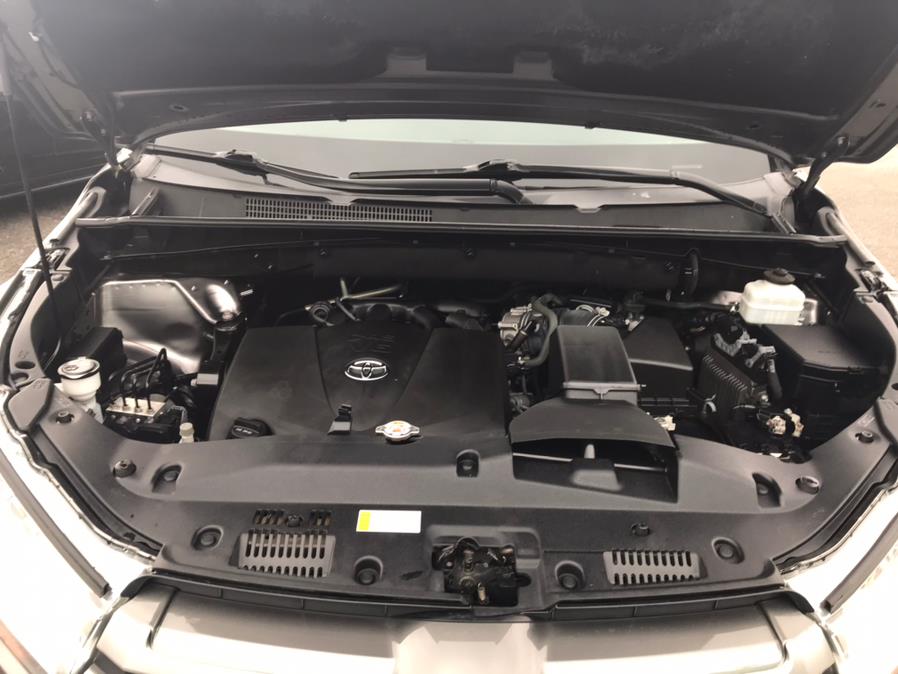 2019 Toyota Highlander XLE V6 AWD (Natl), available for sale in Lodi, New Jersey | European Auto Expo. Lodi, New Jersey 2019 Toyota Highlander XLE V6 AWD (Natl), available for sale in Lodi, New Jersey | European Auto Expo. Lodi, New Jersey