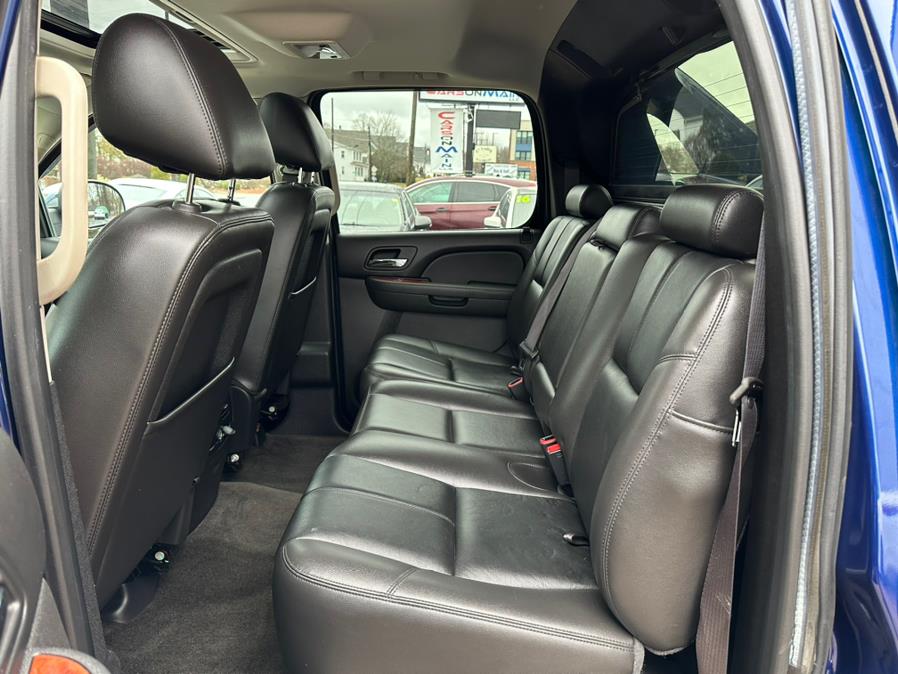 2013 Chevrolet Avalanche 4WD Crew Cab LT, available for sale in Manchester, Connecticut | Carsonmain LLC. Manchester, Connecticut 2013 Chevrolet Avalanche 4WD Crew Cab LT, available for sale in Manchester, Connecticut | Carsonmain LLC. Manchester, Connecticut