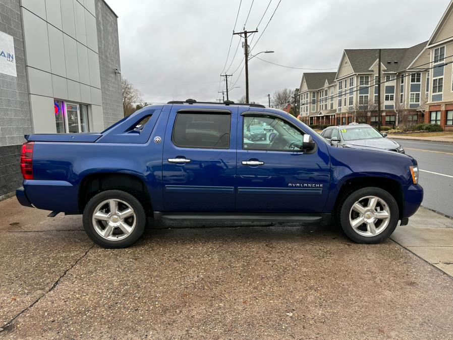 2013 Chevrolet Avalanche 4WD Crew Cab LT, available for sale in Manchester, Connecticut | Carsonmain LLC. Manchester, Connecticut 2013 Chevrolet Avalanche 4WD Crew Cab LT, available for sale in Manchester, Connecticut | Carsonmain LLC. Manchester, Connecticut