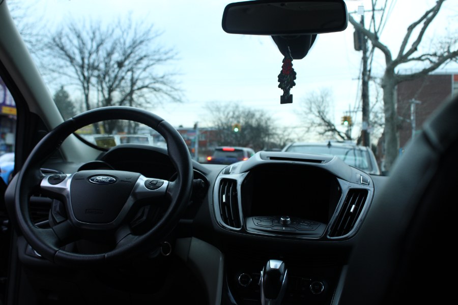 2013 Ford Escape 4WD 4dr SEL, available for sale in BROOKLYN, New York | Deals on Wheels International Auto. BROOKLYN, New York 2013 Ford Escape 4WD 4dr SEL, available for sale in BROOKLYN, New York | Deals on Wheels International Auto. BROOKLYN, New York