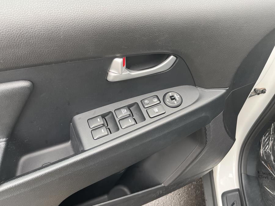 2014 Kia Sportage 2WD 4dr LX, available for sale in Old Saybrook, Connecticut | Saybrook Auto Barn. Old Saybrook, Connecticut 2014 Kia Sportage 2WD 4dr LX, available for sale in Old Saybrook, Connecticut | Saybrook Auto Barn. Old Saybrook, Connecticut