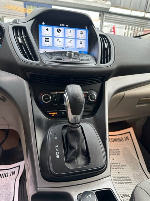2016 Ford Escape FWD 4dr SE, available for sale in Brooklyn, New York | Wide World Inc. Brooklyn, New York 2016 Ford Escape FWD 4dr SE, available for sale in Brooklyn, New York | Wide World Inc. Brooklyn, New York