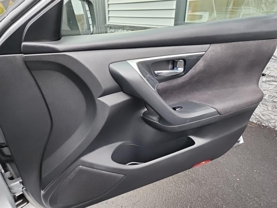 2013 Nissan Altima 4dr Sdn I4 2.5 SL, available for sale in Islip, New York | L.I. Auto Gallery. Islip, New York 2013 Nissan Altima 4dr Sdn I4 2.5 SL, available for sale in Islip, New York | L.I. Auto Gallery. Islip, New York