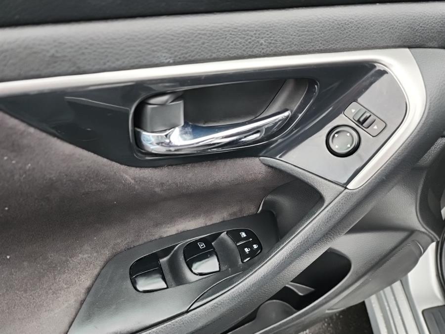 2013 Nissan Altima 4dr Sdn I4 2.5 SL, available for sale in Islip, New York | L.I. Auto Gallery. Islip, New York 2013 Nissan Altima 4dr Sdn I4 2.5 SL, available for sale in Islip, New York | L.I. Auto Gallery. Islip, New York