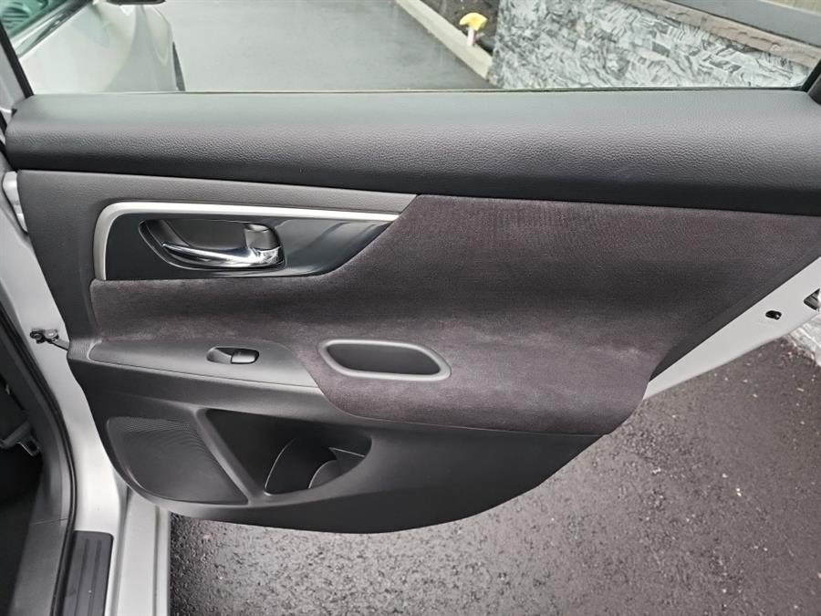 2013 Nissan Altima 4dr Sdn I4 2.5 SL, available for sale in Islip, New York | L.I. Auto Gallery. Islip, New York 2013 Nissan Altima 4dr Sdn I4 2.5 SL, available for sale in Islip, New York | L.I. Auto Gallery. Islip, New York