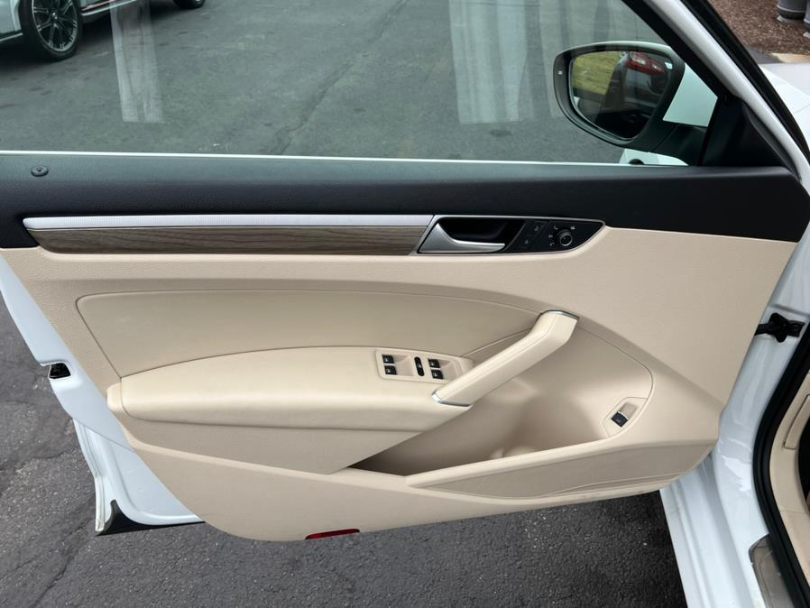 2016 Volkswagen Passat 4dr Sdn 1.8T Auto SE PZEV, available for sale in East Windsor, Connecticut | Century Auto And Truck. East Windsor, Connecticut 2016 Volkswagen Passat 4dr Sdn 1.8T Auto SE PZEV, available for sale in East Windsor, Connecticut | Century Auto And Truck. East Windsor, Connecticut