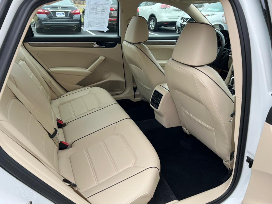 2016 Volkswagen Passat 4dr Sdn 1.8T Auto SE PZEV, available for sale in East Windsor, Connecticut | Century Auto And Truck. East Windsor, Connecticut 2016 Volkswagen Passat 4dr Sdn 1.8T Auto SE PZEV, available for sale in East Windsor, Connecticut | Century Auto And Truck. East Windsor, Connecticut