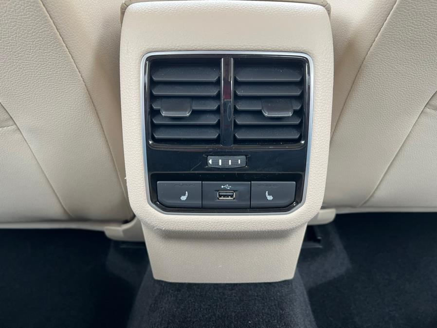 2016 Volkswagen Passat 4dr Sdn 1.8T Auto SE PZEV, available for sale in East Windsor, Connecticut | Century Auto And Truck. East Windsor, Connecticut 2016 Volkswagen Passat 4dr Sdn 1.8T Auto SE PZEV, available for sale in East Windsor, Connecticut | Century Auto And Truck. East Windsor, Connecticut