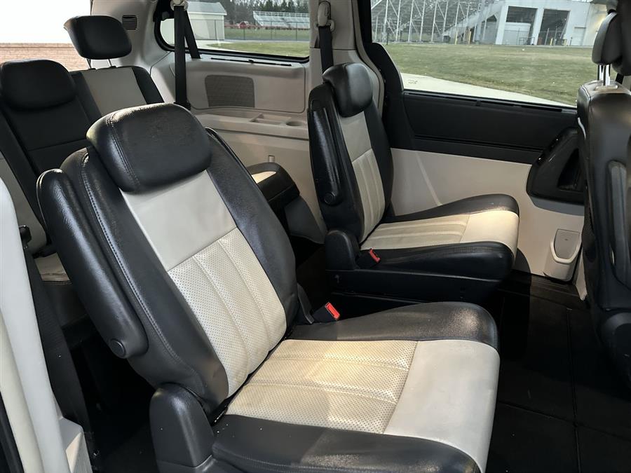 2010 Chrysler Town & Country 4dr Wgn Touring, available for sale in Elida, Ohio | Josh's All Under Ten LLC. Elida, Ohio 2010 Chrysler Town & Country 4dr Wgn Touring, available for sale in Elida, Ohio | Josh's All Under Ten LLC. Elida, Ohio