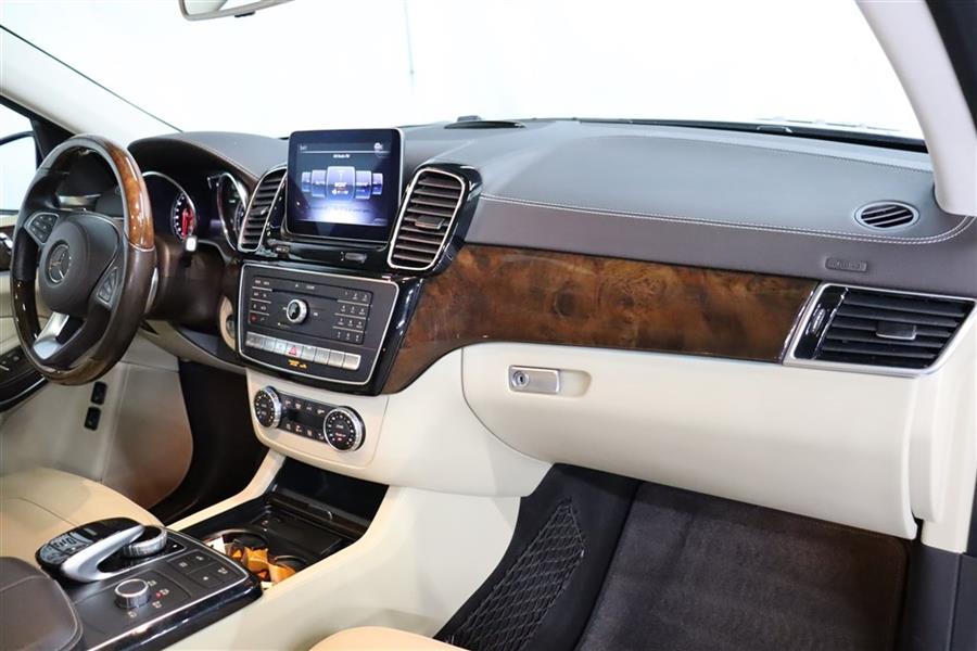 2018 Mercedes-benz Gls 550 4MATIC, available for sale in Paterson, New Jersey | Fast Track Motors. Paterson, New Jersey 2018 Mercedes-benz Gls 550 4MATIC, available for sale in Paterson, New Jersey | Fast Track Motors. Paterson, New Jersey
