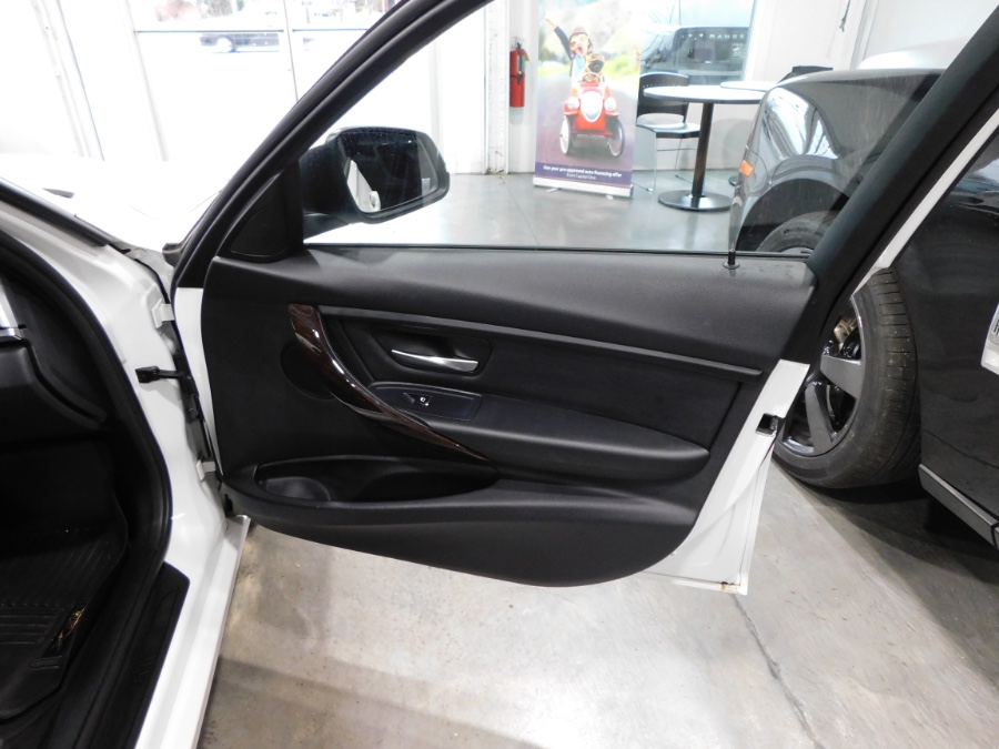 2016 BMW 3 Series 4dr Sdn 320i xDrive AWD, available for sale in Lodi, New Jersey | Auto Gallery. Lodi, New Jersey 2016 BMW 3 Series 4dr Sdn 320i xDrive AWD, available for sale in Lodi, New Jersey | Auto Gallery. Lodi, New Jersey