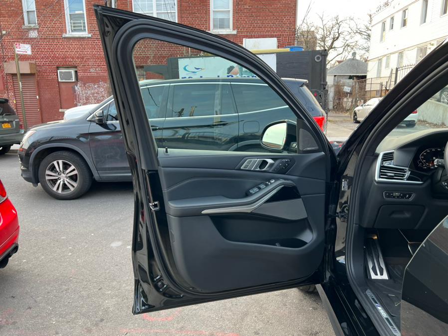 2022 BMW X7 M50i Sports Activity Vehicle, available for sale in Jamaica, New York | Sunrise Autoland. Jamaica, New York 2022 BMW X7 M50i Sports Activity Vehicle, available for sale in Jamaica, New York | Sunrise Autoland. Jamaica, New York