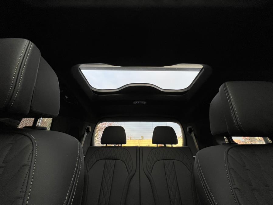 2022 BMW X7 M50i Sports Activity Vehicle, available for sale in Jamaica, New York | Sunrise Autoland. Jamaica, New York 2022 BMW X7 M50i Sports Activity Vehicle, available for sale in Jamaica, New York | Sunrise Autoland. Jamaica, New York