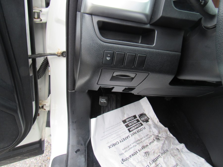 2014 Toyota Highlander LE, available for sale in Worcester, Massachusetts | Hilario's Auto Sales Inc.. Worcester, Massachusetts 2014 Toyota Highlander LE, available for sale in Worcester, Massachusetts | Hilario's Auto Sales Inc.. Worcester, Massachusetts