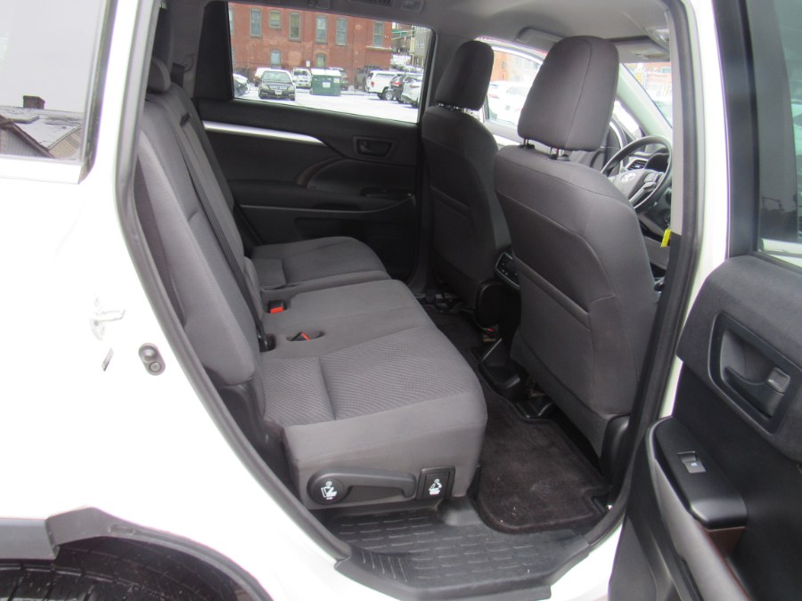2014 Toyota Highlander LE, available for sale in Worcester, Massachusetts | Hilario's Auto Sales Inc.. Worcester, Massachusetts 2014 Toyota Highlander LE, available for sale in Worcester, Massachusetts | Hilario's Auto Sales Inc.. Worcester, Massachusetts