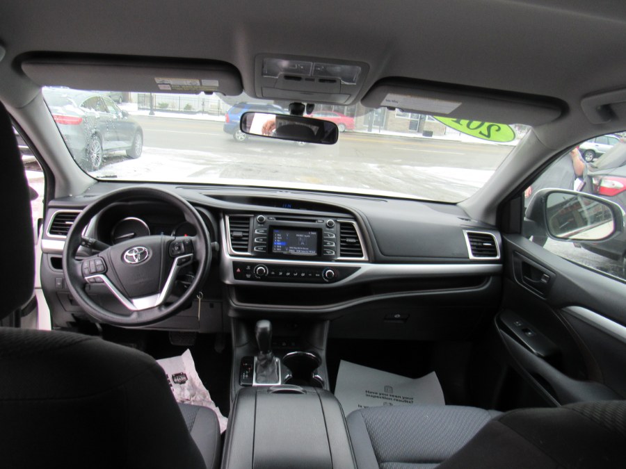 2014 Toyota Highlander LE, available for sale in Worcester, Massachusetts | Hilario's Auto Sales Inc.. Worcester, Massachusetts 2014 Toyota Highlander LE, available for sale in Worcester, Massachusetts | Hilario's Auto Sales Inc.. Worcester, Massachusetts