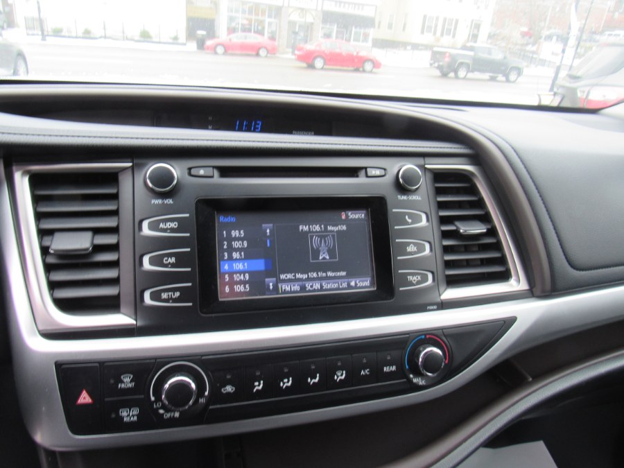 2014 Toyota Highlander LE, available for sale in Worcester, Massachusetts | Hilario's Auto Sales Inc.. Worcester, Massachusetts 2014 Toyota Highlander LE, available for sale in Worcester, Massachusetts | Hilario's Auto Sales Inc.. Worcester, Massachusetts