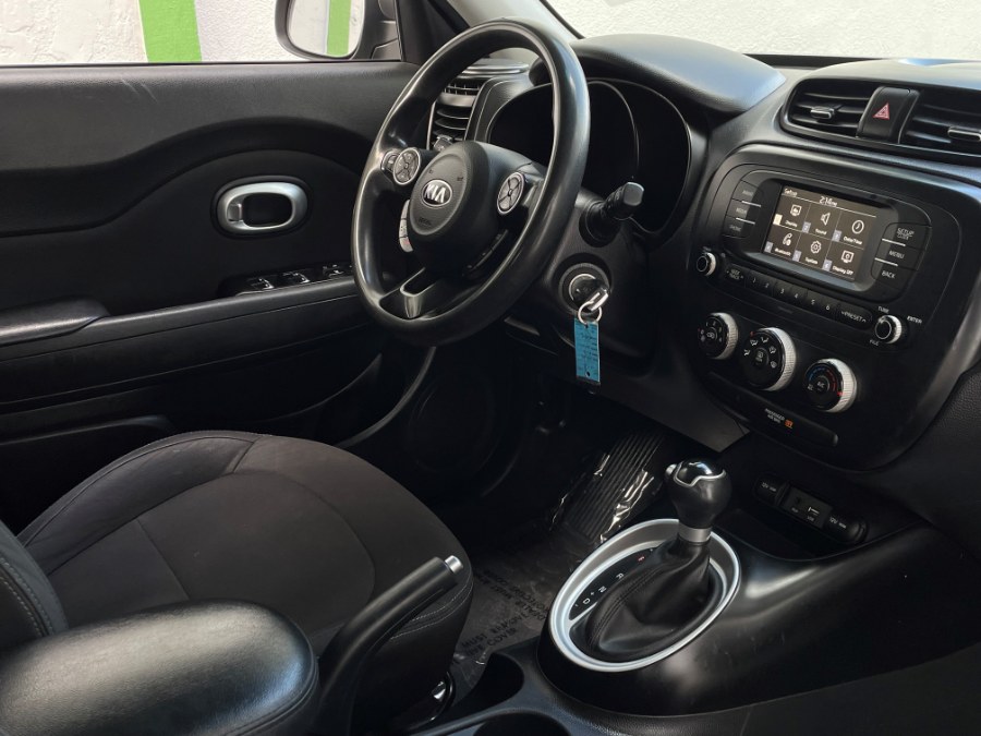 2018 Kia Soul Base Auto, available for sale in Corona, California | Green Light Auto. Corona, California 2018 Kia Soul Base Auto, available for sale in Corona, California | Green Light Auto. Corona, California