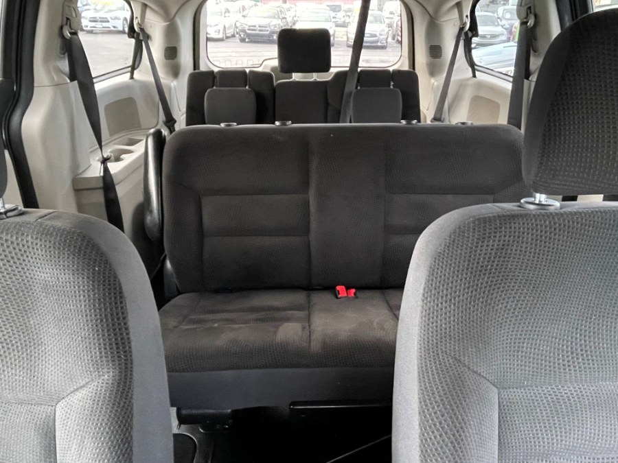 2019 Dodge Grand Caravan SE Wagon, available for sale in Corona, California | Green Light Auto. Corona, California 2019 Dodge Grand Caravan SE Wagon, available for sale in Corona, California | Green Light Auto. Corona, California