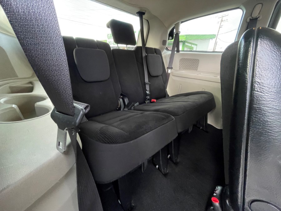 2019 Dodge Grand Caravan SE Wagon, available for sale in Corona, California | Green Light Auto. Corona, California 2019 Dodge Grand Caravan SE Wagon, available for sale in Corona, California | Green Light Auto. Corona, California
