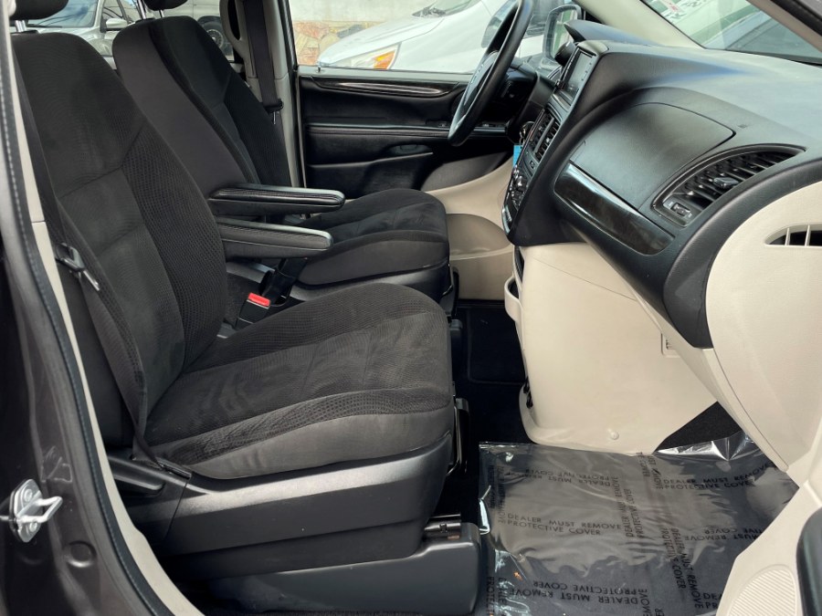 2019 Dodge Grand Caravan SE Wagon, available for sale in Corona, California | Green Light Auto. Corona, California 2019 Dodge Grand Caravan SE Wagon, available for sale in Corona, California | Green Light Auto. Corona, California