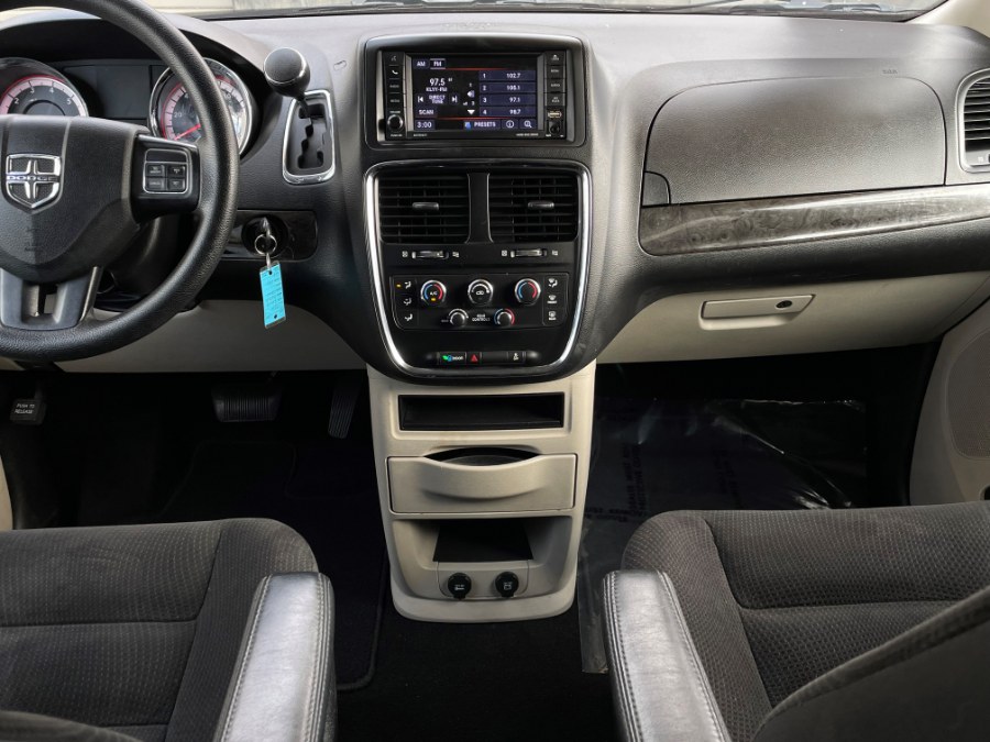 2019 Dodge Grand Caravan SE Wagon, available for sale in Corona, California | Green Light Auto. Corona, California 2019 Dodge Grand Caravan SE Wagon, available for sale in Corona, California | Green Light Auto. Corona, California