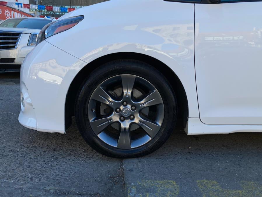 2016 Toyota Sienna 5dr 8-Pass Van SE Premium FWD (Natl), available for sale in Brooklyn, New York | Carsbuck Inc.. Brooklyn, New York 2016 Toyota Sienna 5dr 8-Pass Van SE Premium FWD (Natl), available for sale in Brooklyn, New York | Carsbuck Inc.. Brooklyn, New York
