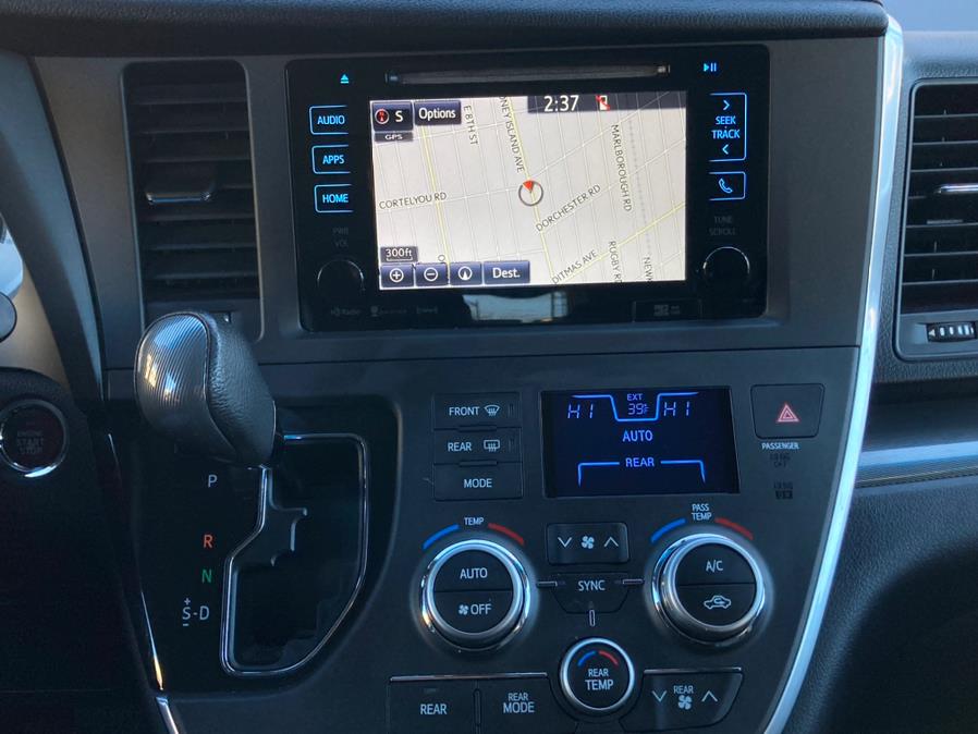 2016 Toyota Sienna 5dr 8-Pass Van SE Premium FWD (Natl), available for sale in Brooklyn, New York | Carsbuck Inc.. Brooklyn, New York 2016 Toyota Sienna 5dr 8-Pass Van SE Premium FWD (Natl), available for sale in Brooklyn, New York | Carsbuck Inc.. Brooklyn, New York