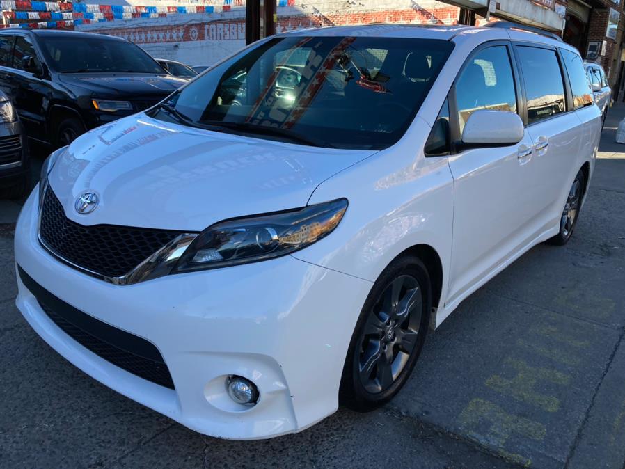 2016 Toyota Sienna 5dr 8-Pass Van SE Premium FWD (Natl), available for sale in Brooklyn, New York | Carsbuck Inc.. Brooklyn, New York 2016 Toyota Sienna 5dr 8-Pass Van SE Premium FWD (Natl), available for sale in Brooklyn, New York | Carsbuck Inc.. Brooklyn, New York