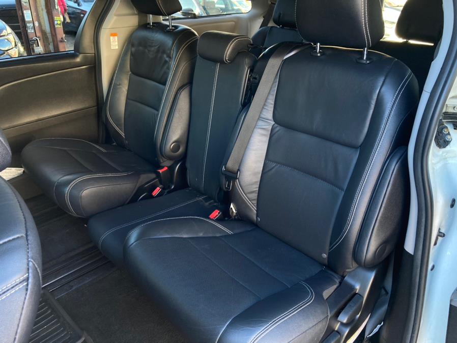 2016 Toyota Sienna 5dr 8-Pass Van SE Premium FWD (Natl), available for sale in Brooklyn, New York | Carsbuck Inc.. Brooklyn, New York 2016 Toyota Sienna 5dr 8-Pass Van SE Premium FWD (Natl), available for sale in Brooklyn, New York | Carsbuck Inc.. Brooklyn, New York