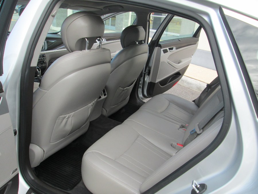 2015 Hyundai Genesis 4dr Sdn V6 3.8L RWD, available for sale in Massapequa, New York | South Shore Auto Brokers & Sales. Massapequa, New York 2015 Hyundai Genesis 4dr Sdn V6 3.8L RWD, available for sale in Massapequa, New York | South Shore Auto Brokers & Sales. Massapequa, New York