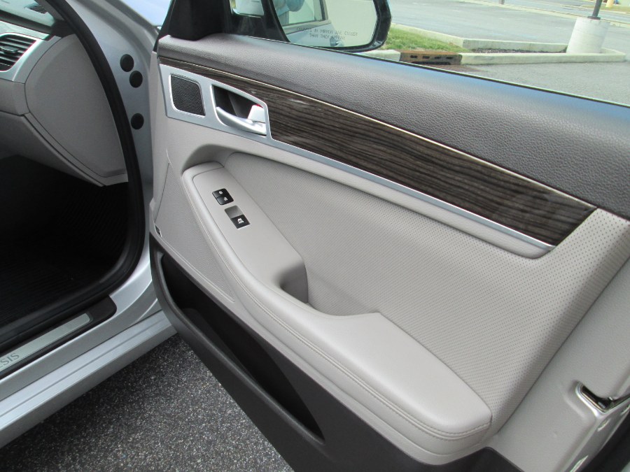 2015 Hyundai Genesis 4dr Sdn V6 3.8L RWD, available for sale in Massapequa, New York | South Shore Auto Brokers & Sales. Massapequa, New York 2015 Hyundai Genesis 4dr Sdn V6 3.8L RWD, available for sale in Massapequa, New York | South Shore Auto Brokers & Sales. Massapequa, New York