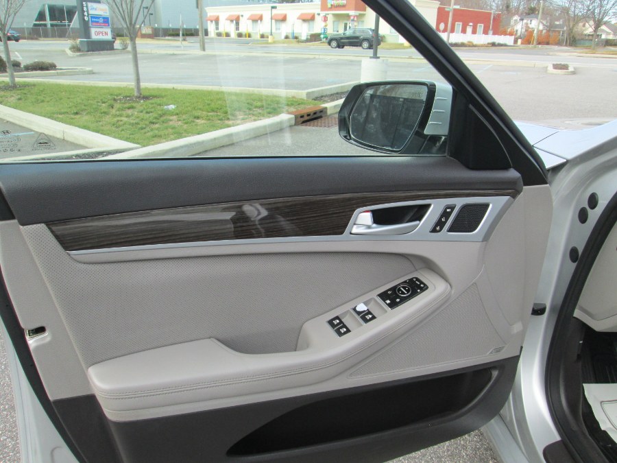 2015 Hyundai Genesis 4dr Sdn V6 3.8L RWD, available for sale in Massapequa, New York | South Shore Auto Brokers & Sales. Massapequa, New York 2015 Hyundai Genesis 4dr Sdn V6 3.8L RWD, available for sale in Massapequa, New York | South Shore Auto Brokers & Sales. Massapequa, New York