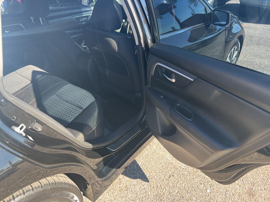 Used Nissan Altima 2.5 SR Sedan 2017 | Central florida Auto Trader. Kissimmee, Florida Used Nissan Altima 2.5 SR Sedan 2017 | Central florida Auto Trader. Kissimmee, Florida