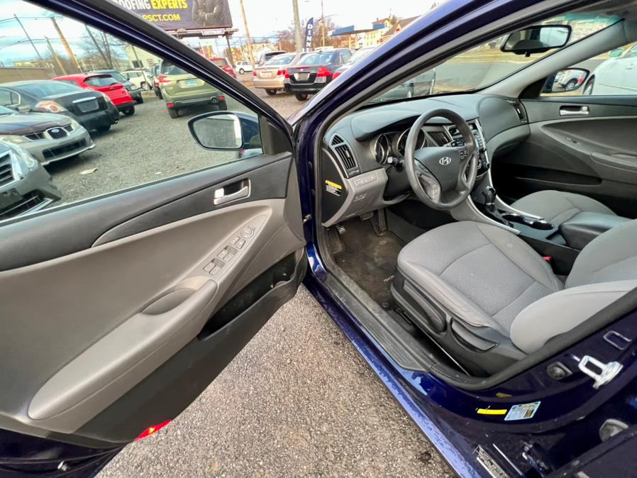 2013 Hyundai Sonata 4dr Sdn 2.4L Auto Limited, available for sale in Wallingford, Connecticut | Wallingford Auto Center LLC. Wallingford, Connecticut 2013 Hyundai Sonata 4dr Sdn 2.4L Auto Limited, available for sale in Wallingford, Connecticut | Wallingford Auto Center LLC. Wallingford, Connecticut