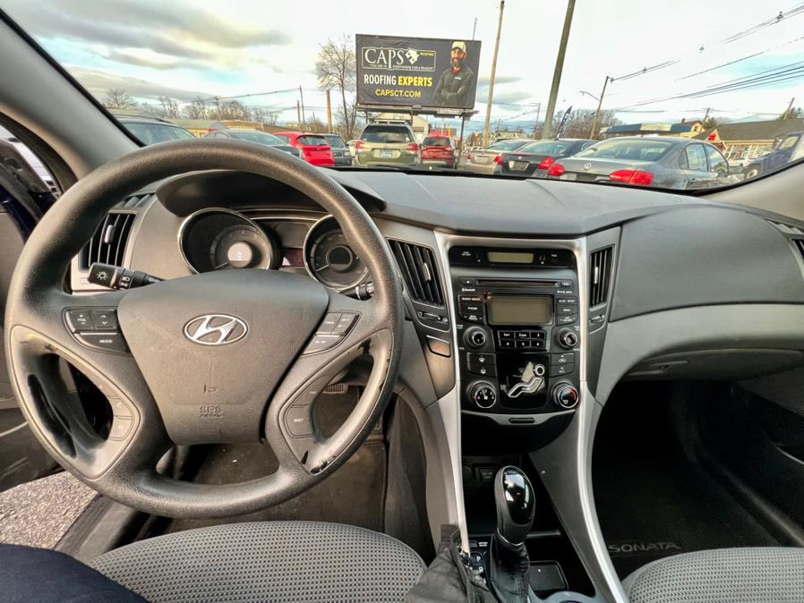 2013 Hyundai Sonata 4dr Sdn 2.4L Auto Limited, available for sale in Wallingford, Connecticut | Wallingford Auto Center LLC. Wallingford, Connecticut 2013 Hyundai Sonata 4dr Sdn 2.4L Auto Limited, available for sale in Wallingford, Connecticut | Wallingford Auto Center LLC. Wallingford, Connecticut