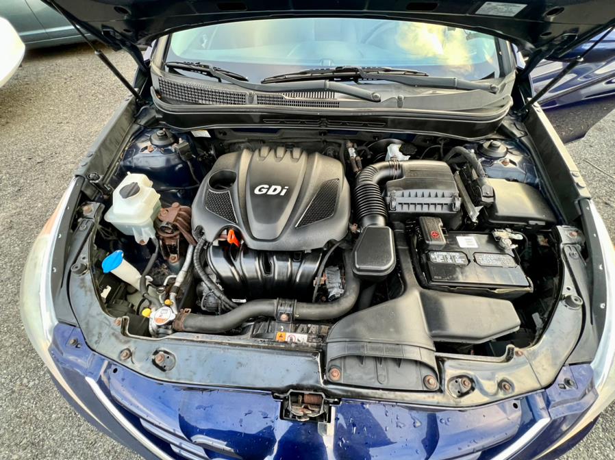 2013 Hyundai Sonata 4dr Sdn 2.4L Auto Limited, available for sale in Wallingford, Connecticut | Wallingford Auto Center LLC. Wallingford, Connecticut 2013 Hyundai Sonata 4dr Sdn 2.4L Auto Limited, available for sale in Wallingford, Connecticut | Wallingford Auto Center LLC. Wallingford, Connecticut