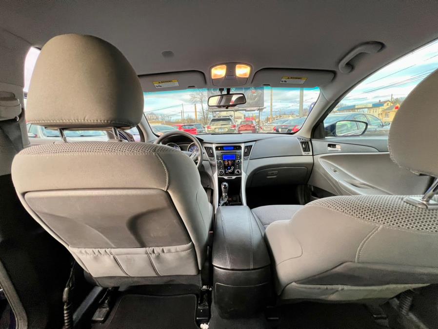 2013 Hyundai Sonata 4dr Sdn 2.4L Auto Limited, available for sale in Wallingford, Connecticut | Wallingford Auto Center LLC. Wallingford, Connecticut 2013 Hyundai Sonata 4dr Sdn 2.4L Auto Limited, available for sale in Wallingford, Connecticut | Wallingford Auto Center LLC. Wallingford, Connecticut