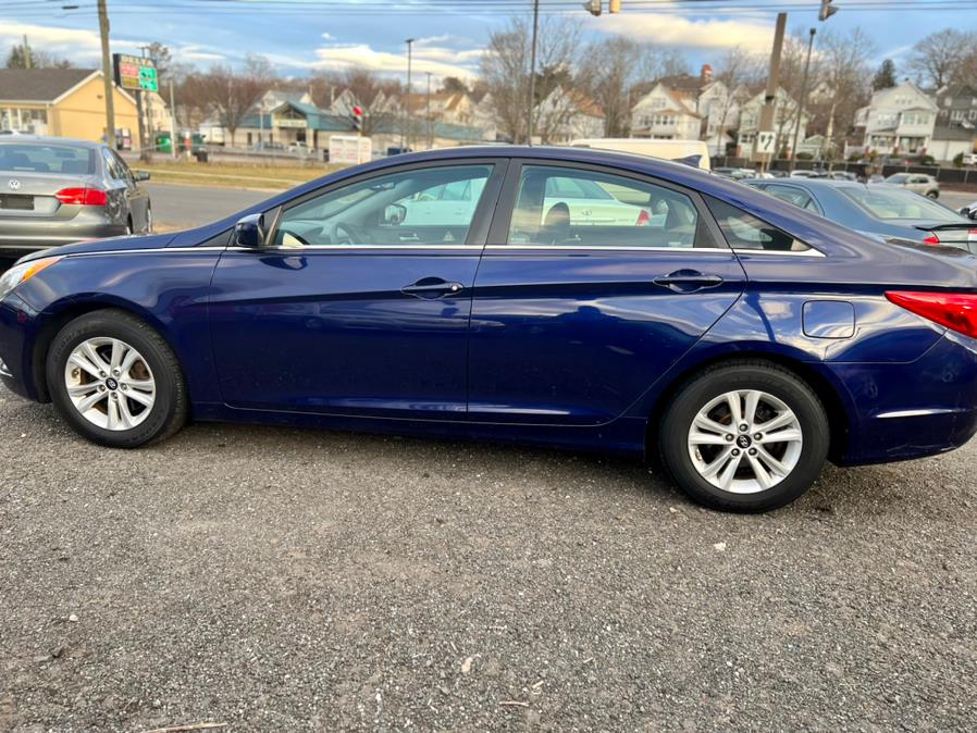 2013 Hyundai Sonata 4dr Sdn 2.4L Auto Limited, available for sale in Wallingford, Connecticut | Wallingford Auto Center LLC. Wallingford, Connecticut 2013 Hyundai Sonata 4dr Sdn 2.4L Auto Limited, available for sale in Wallingford, Connecticut | Wallingford Auto Center LLC. Wallingford, Connecticut